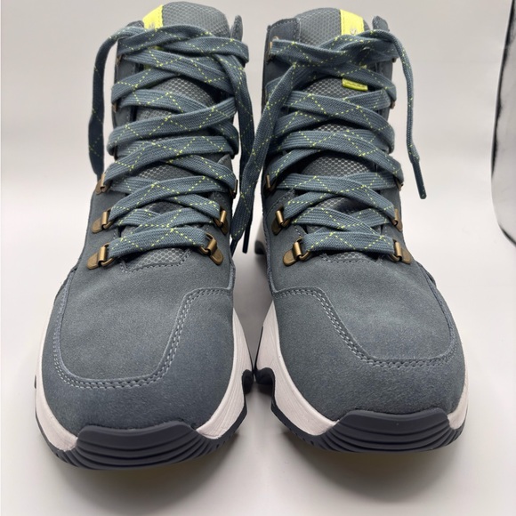 Sorel Womens Size 8 Kinetic Impact Conquest Waterproof Insulated Sneaker Boots - Picture 2 of 10